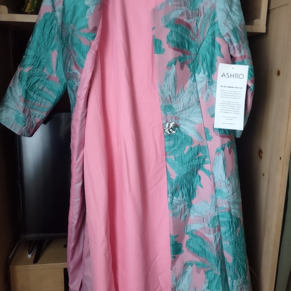 Elegant Dress/Coat set Quality Jacquard style print with a subtle sheen. Size 12 - Picture 7 of 11